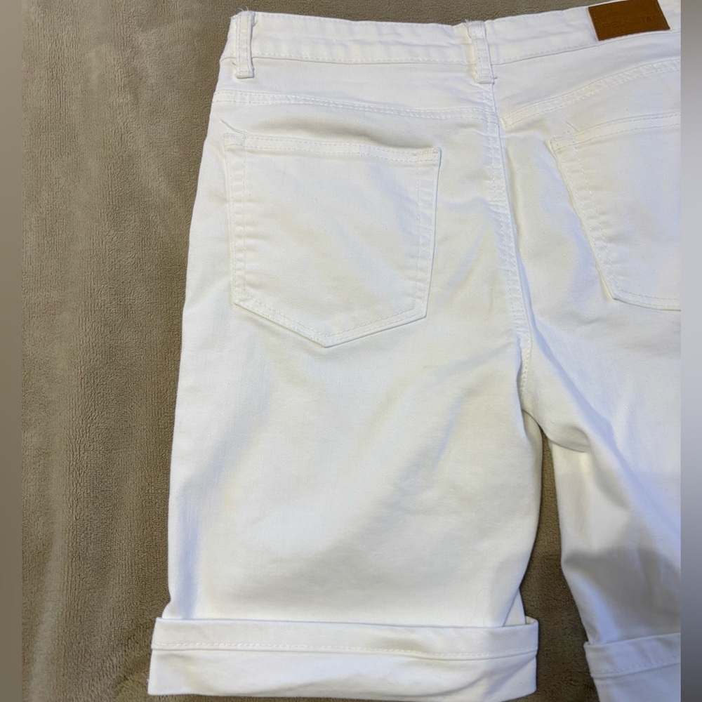 Red Star White Denim Jean Shorts - Picture 6 of 8